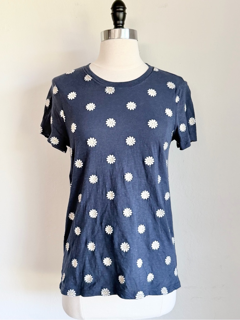 Lucky Brand Navy Blue Crewneck Daisy Embroidered Short Sleeve Tee, Sz Medium